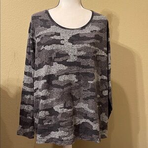 🔨 LN Duluth brand women’s long sleeve pullover shirt